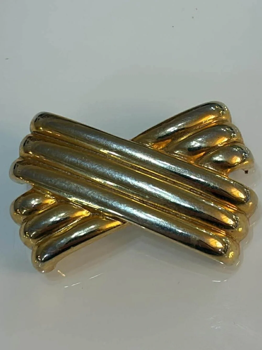 Gold Tone Crossed Bar Brooch - Sculpted Ribbed Design